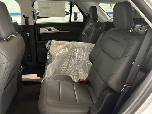 New 2026 Ford Explorer Active w/ Active Comfort Package image 25