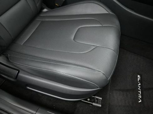 Used 2026 Hyundai Elantra Limited FWD image 12