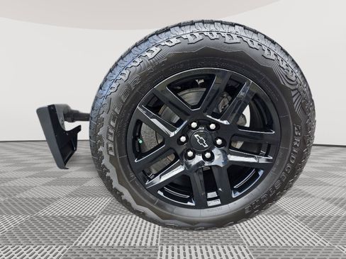 Used 2024 Chevrolet Silverado 1500 Custom w/ Turbomax Blackout Package image 21