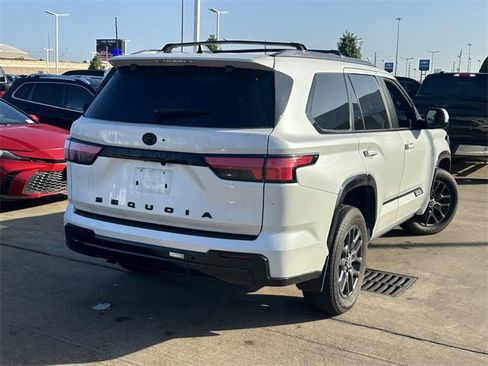 Used 2024 Toyota Sequoia Platinum image 5