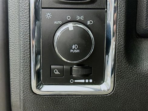 Used 2015 RAM 1500 Laramie w/ Convenience Group image 12