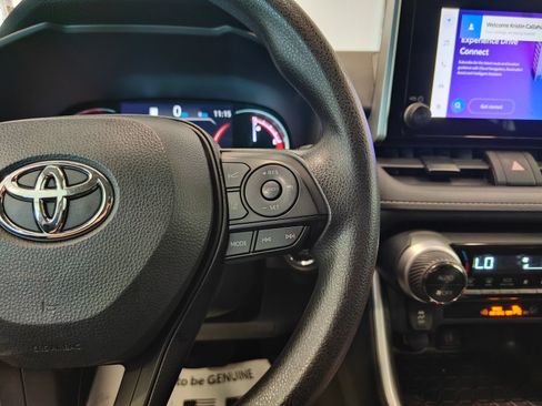 Used 2024 Toyota RAV4 XLE AWD/4WD image 18