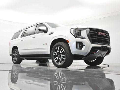 Used 2024 GMC Yukon XL AT4 AWD/4WD image 42