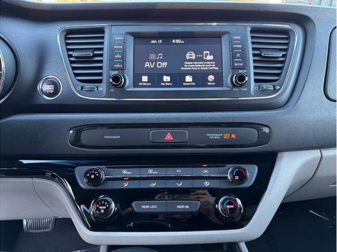 Used 2020 Kia Sedona EX image 17