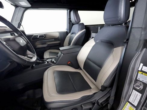 Used 2023 Ford Bronco Wildtrak image 13