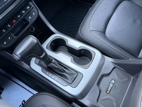 Used 2021 Chevrolet Colorado ZR2 w/ ZR2 Dusk Special Edition image 27