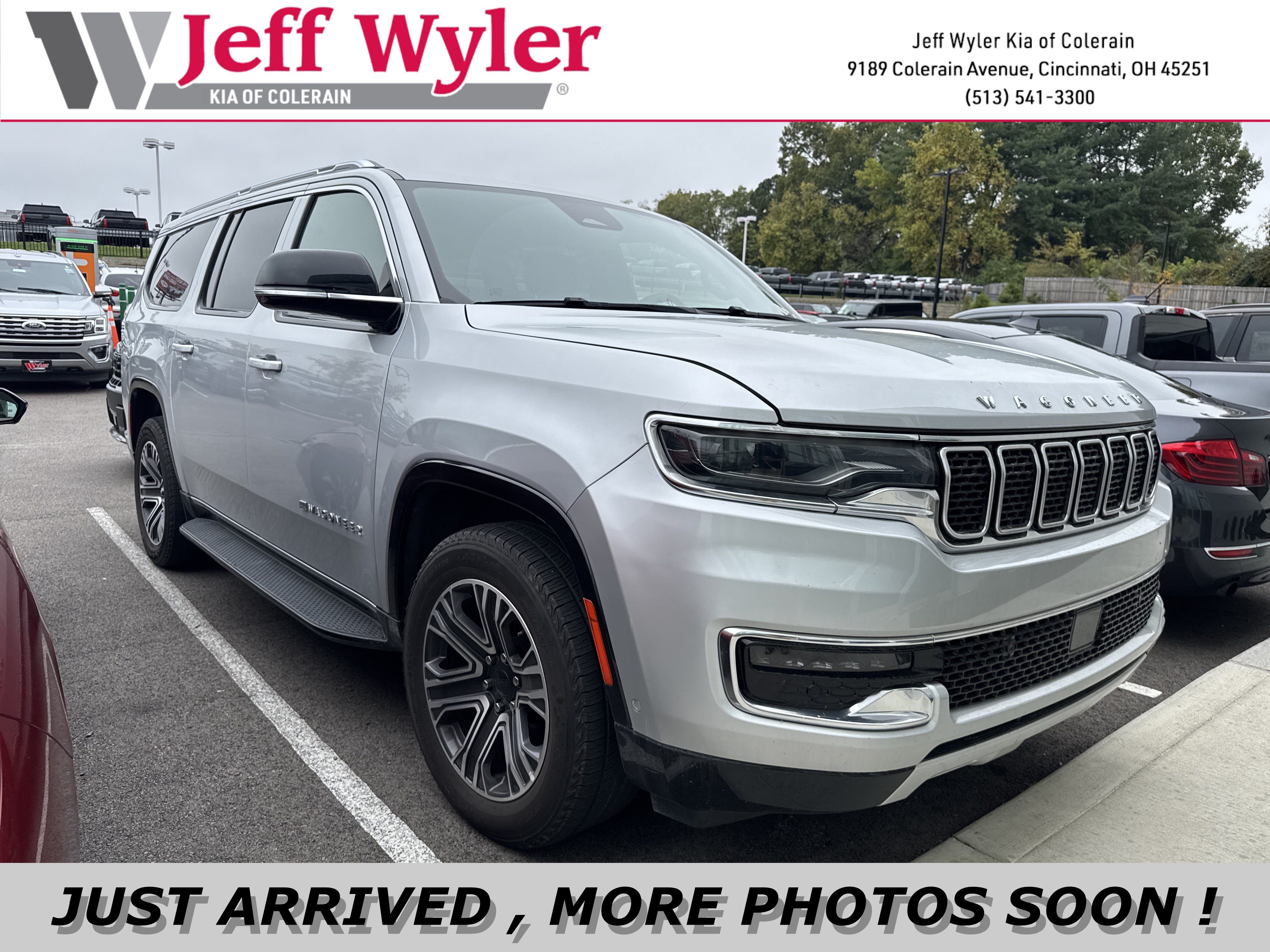 Used 2024 Jeep Wagoneer L Series II AWD/4WD image 1