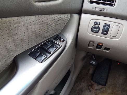 Used 2007 Toyota Sienna LE image 25