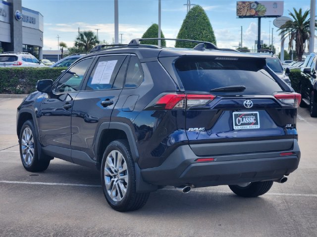 Used 2023 Toyota RAV4 XLE Premium FWD image 5