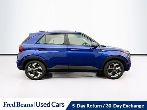 Used 2025 Hyundai Venue SEL image 8