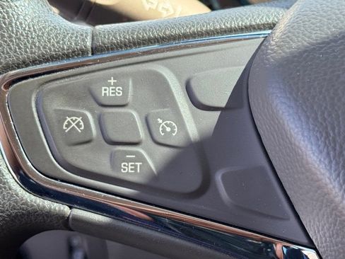 Used 2017 Chevrolet Cruze LT image 17