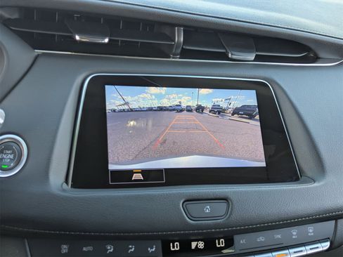 Used 2023 Cadillac XT4 Premium Luxury image 30