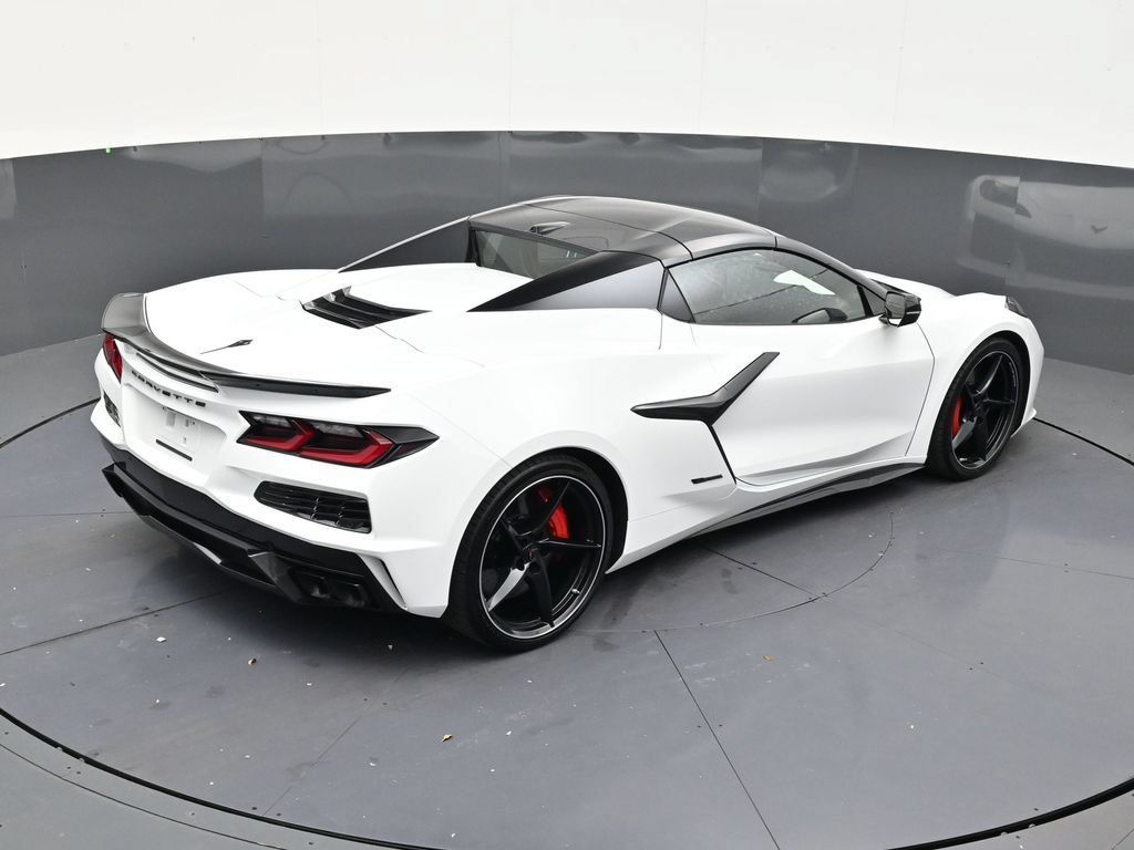 Used 2025 Chevrolet Corvette E-Ray AWD/4WD image 16