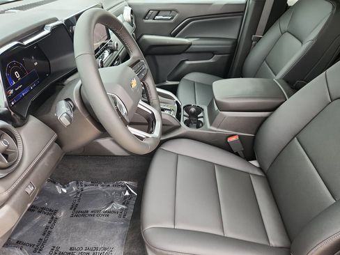New 2025 Chevrolet Colorado LT w/ LT Convenience Package image 25