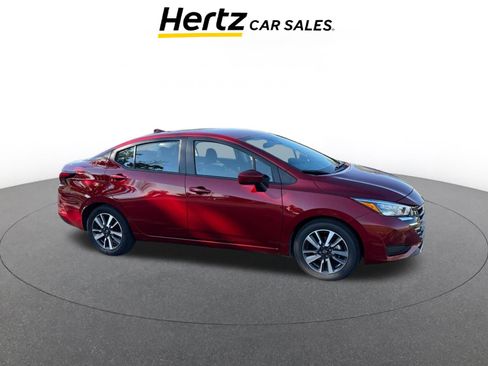 Used 2025 Nissan Versa SV image 1