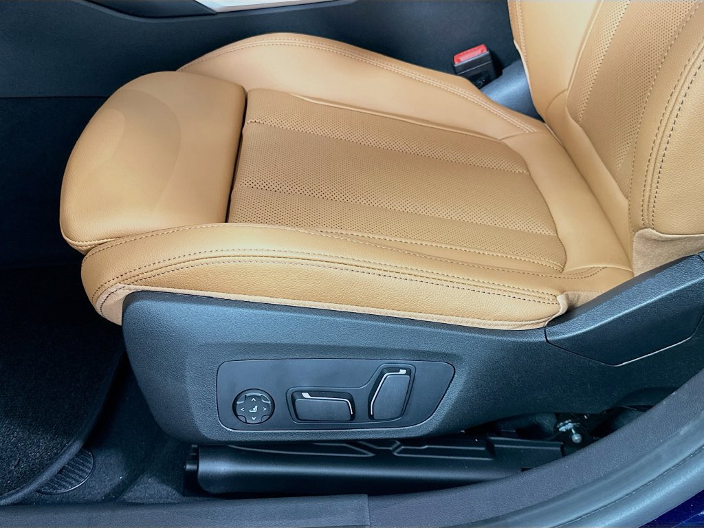 Used 2026 BMW 330i Sedan w/ Premium Package RWD image 21