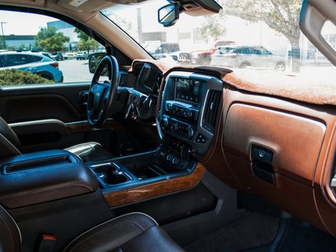 Used 2014 Chevrolet Silverado 1500 High Country w/ High Country Premium Package AWD/4WD image 31