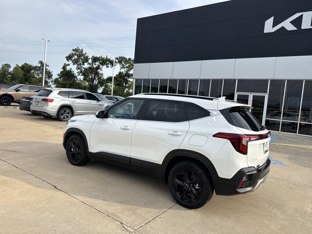 Certified 2026 Kia Seltos EX w/ EX Sunroof Package FWD image 23