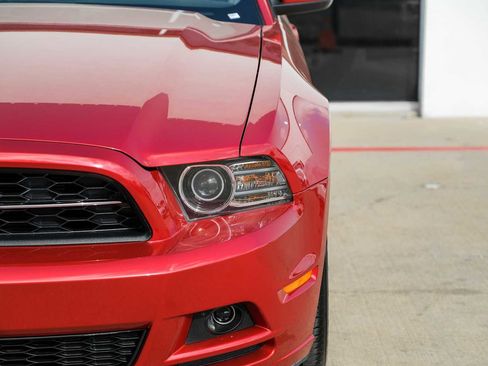 Used 2013 Ford Mustang Premium image 37