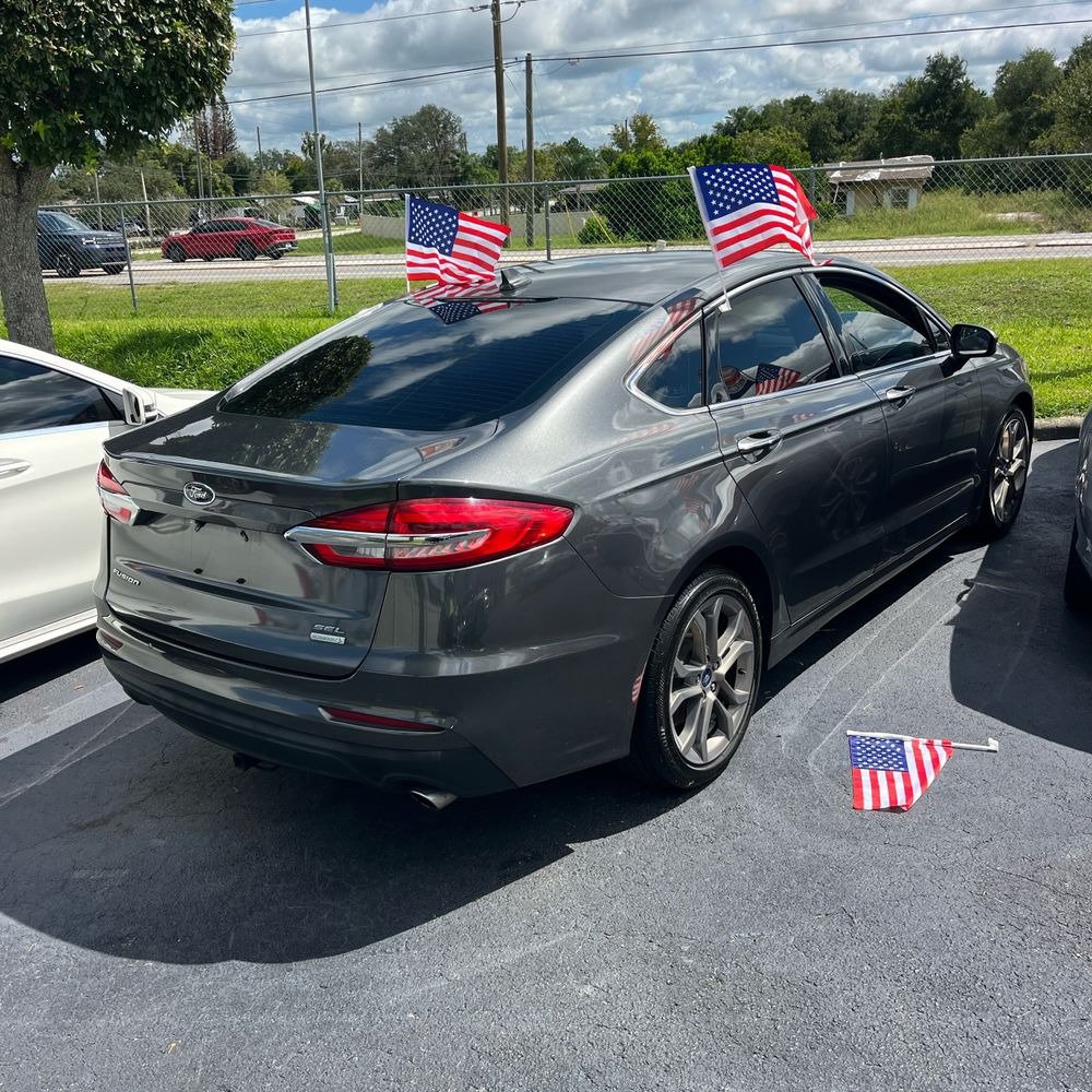 Used 2019 Ford Fusion SEL FWD image 3