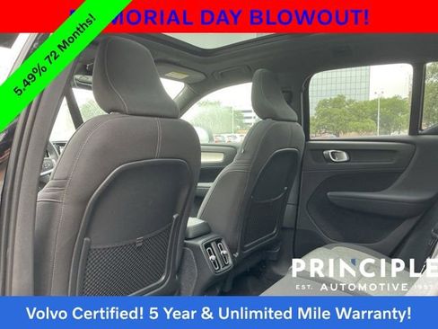 Certified 2025 Volvo XC40 B5 Core AWD/4WD image 33