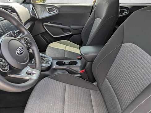 Used 2020 Kia Soul S FWD image 19