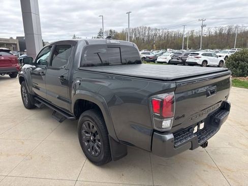 Used 2022 Toyota Tacoma Limited image 5