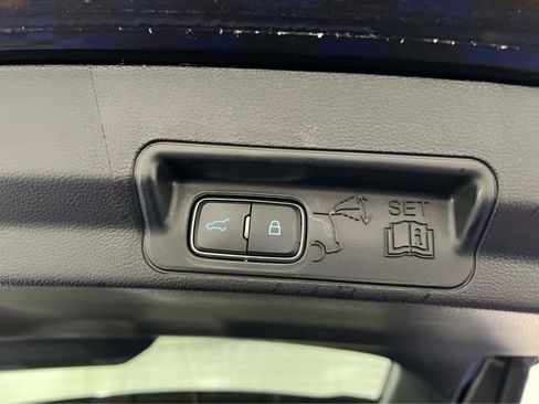 Used 2024 Ford Explorer XLT w/ Equipment Group 202A image 14