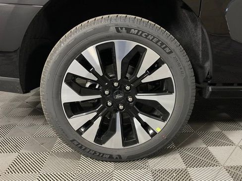New 2025 Ford Expedition Max Platinum w/ Driver's Package image 10