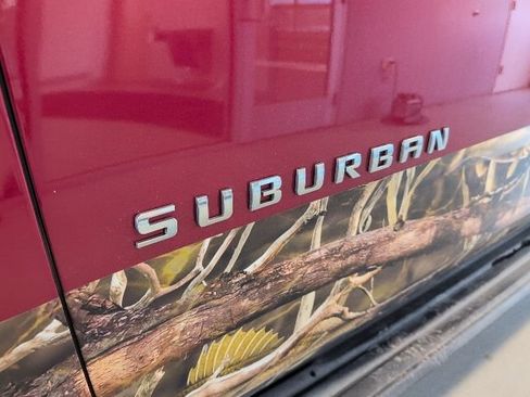 Used 2015 Chevrolet Suburban LT w/ Luxury Package AWD/4WD image 8