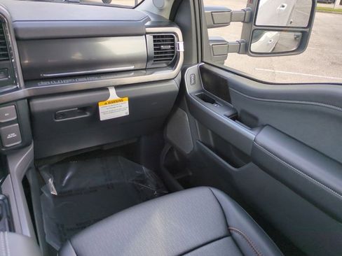 New 2026 Ford F350 Lariat w/ FX4 Off-Road Package image 17