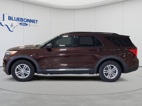 Used 2020 Ford Explorer XLT w/ Equipment Group 202A RWD image 8
