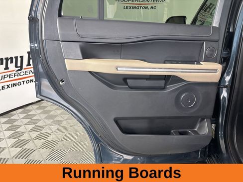 Used 2024 Ford Expedition Limited image 21
