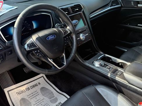 Used 2020 Ford Fusion Titanium FWD image 9