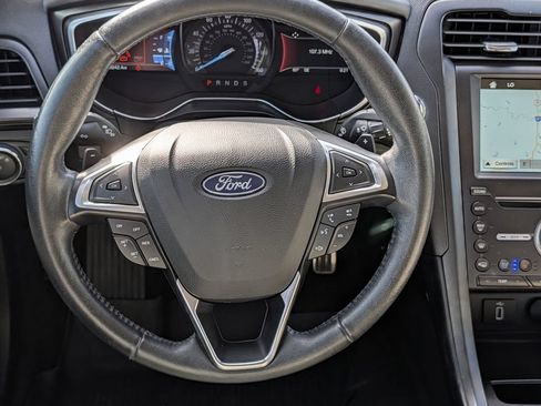 Used 2018 Ford Fusion Titanium FWD image 14
