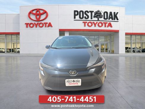 Used 2025 Toyota Corolla LE FWD image 8
