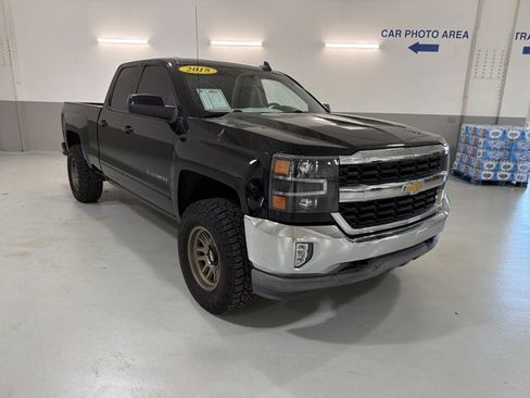Used 2018 Chevrolet Silverado 1500 LT w/ All Star Edition AWD/4WD image 4