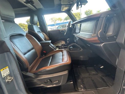 Used 2024 Ford Bronco Outer Banks image 25