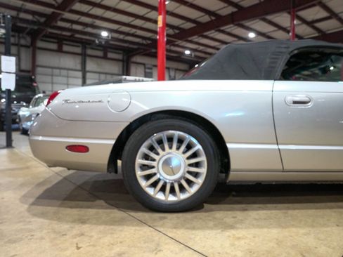 Used 2004 Ford Thunderbird Deluxe image 20