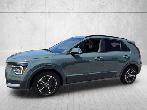 Used 2023 Kia Niro EX FWD image 3