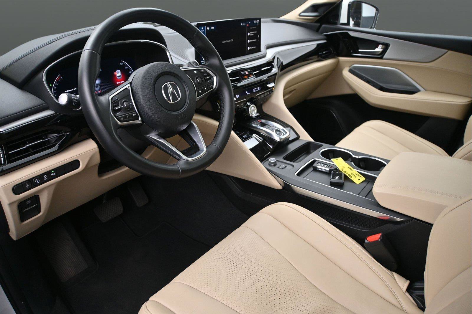 Used 2025 Acura MDX w/ Technology Package AWD/4WD image 2