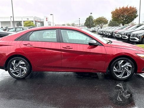 New 2025 Hyundai Elantra Sport image 3