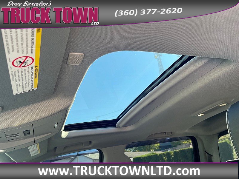 Used 2018 Chevrolet Silverado 2500 High Country w/ Duramax Plus Package AWD/4WD image 31