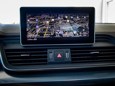 Used 2020 Audi Q5 2.0T Titanium Premium Plus w/ Premium Plus Package image 5