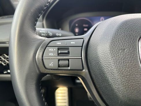 Used 2025 Honda Accord Sport image 16