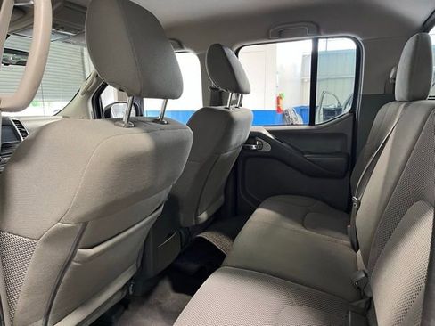 Used 2019 Nissan Frontier SV AWD/4WD image 17