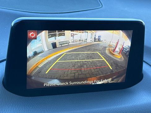 Used 2018 MAZDA MAZDA3 Sport image 21