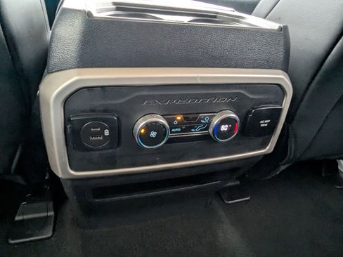 Used 2023 Ford Expedition Max XLT image 19