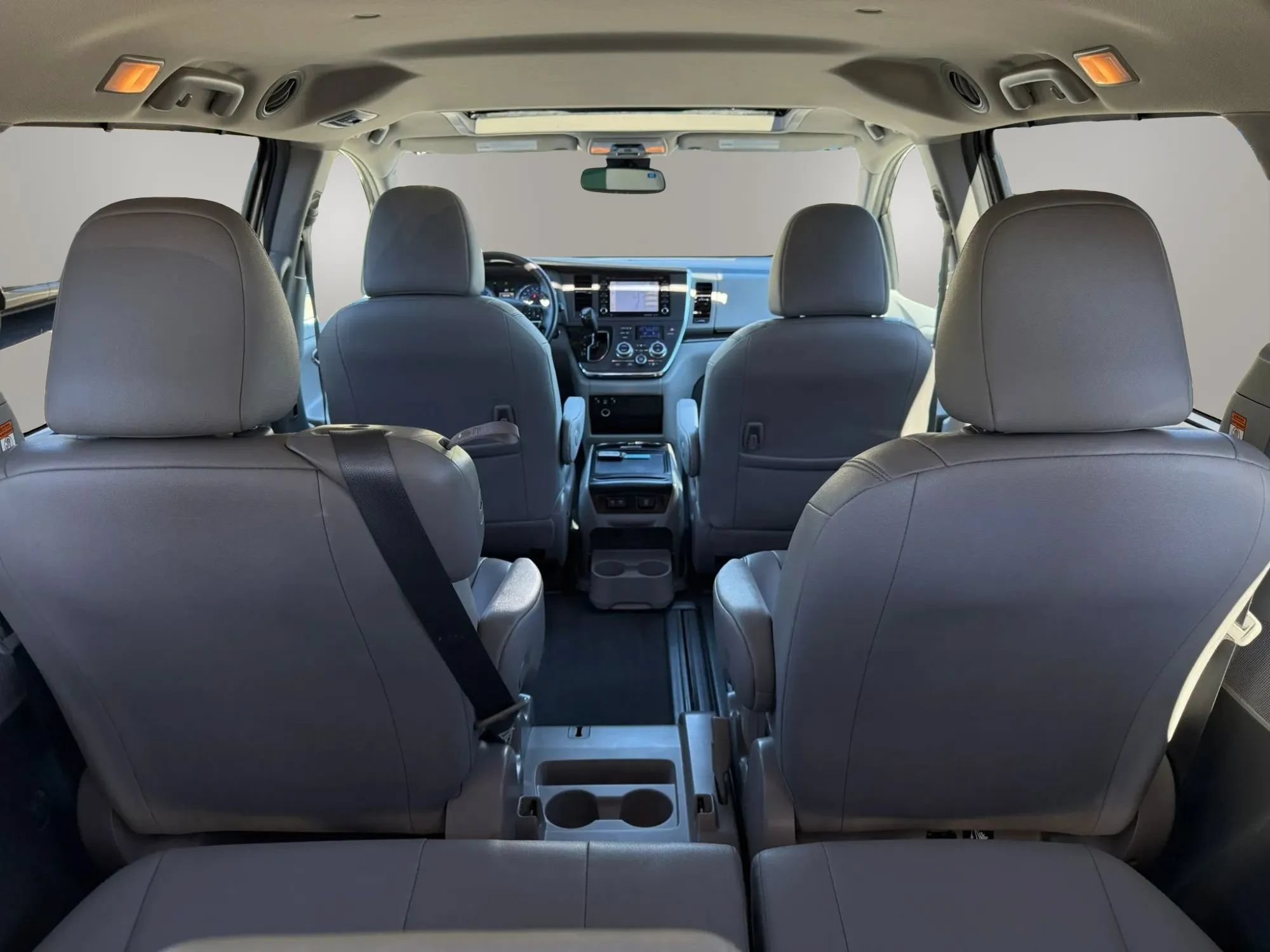 Used 2018 Toyota Sienna XLE w/ XLE Navigation Package FWD image 22