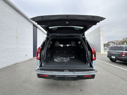 New 2025 Ford Expedition Max Platinum w/ Stealth Appearance Package image 21